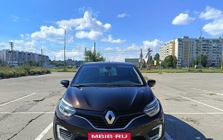 Renault Kaptur I рестайлинг, 2018 год, 1 555 000 рублей, 4 фотография