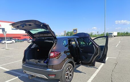 Renault Kaptur I рестайлинг, 2018 год, 1 555 000 рублей, 31 фотография