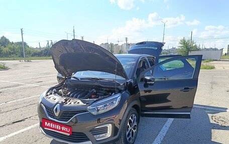 Renault Kaptur I рестайлинг, 2018 год, 1 555 000 рублей, 29 фотография