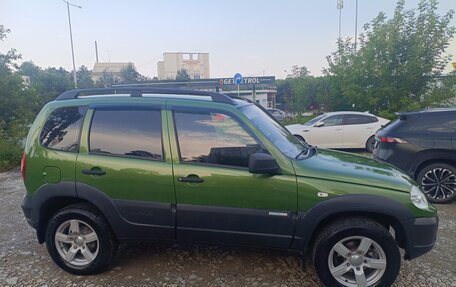 Chevrolet Niva I рестайлинг, 2015 год, 720 000 рублей, 4 фотография