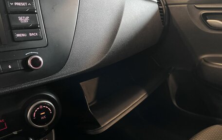 KIA Rio IV, 2021 год, 1 370 000 рублей, 30 фотография