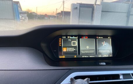 Citroen C4 Picasso II рестайлинг, 2014 год, 600 000 рублей, 12 фотография