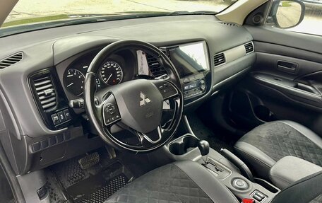 Mitsubishi Outlander III рестайлинг 3, 2012 год, 1 249 000 рублей, 9 фотография