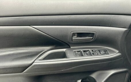Mitsubishi Outlander III рестайлинг 3, 2012 год, 1 249 000 рублей, 16 фотография