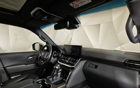 Toyota Land Cruiser, 2023 год, 12 497 000 рублей, 13 фотография
