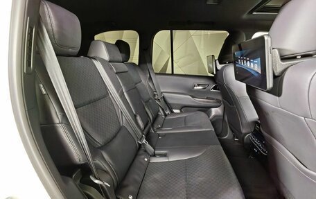 Toyota Land Cruiser, 2023 год, 12 497 000 рублей, 16 фотография