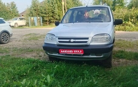 Chevrolet Niva I рестайлинг, 2003 год, 150 000 рублей, 1 фотография