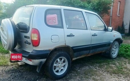 Chevrolet Niva I рестайлинг, 2003 год, 150 000 рублей, 2 фотография