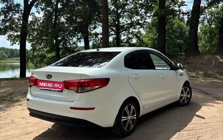 KIA Rio III рестайлинг, 2015 год, 1 050 000 рублей, 3 фотография