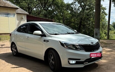 KIA Rio III рестайлинг, 2015 год, 1 050 000 рублей, 2 фотография