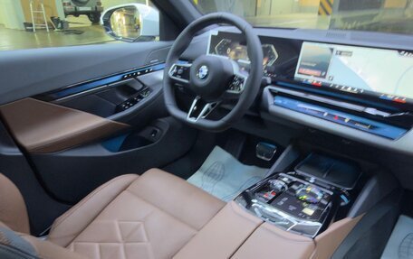 BMW 5 серия, 2025 год, 8 190 000 рублей, 23 фотография