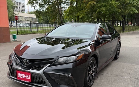 Toyota Camry, 2023 год, 3 500 000 рублей, 2 фотография