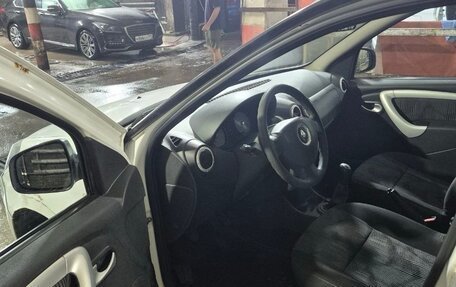 Renault Sandero I, 2013 год, 550 000 рублей, 2 фотография
