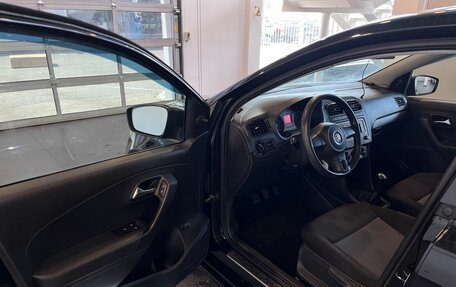 Volkswagen Polo VI (EU Market), 2011 год, 582 000 рублей, 21 фотография