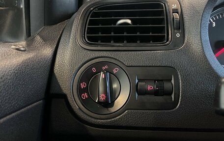 Volkswagen Polo VI (EU Market), 2011 год, 582 000 рублей, 32 фотография