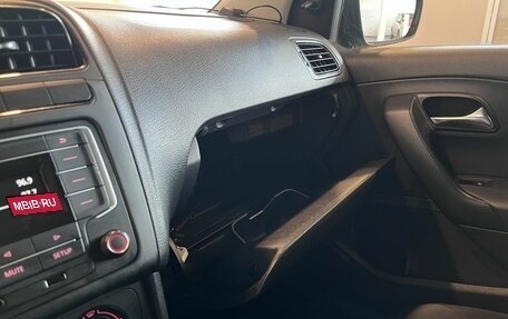 Volkswagen Polo VI (EU Market), 2011 год, 582 000 рублей, 30 фотография
