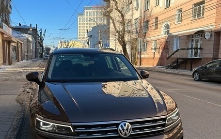 Volkswagen Tiguan II, 2017 год, 2 090 000 рублей, 2 фотография