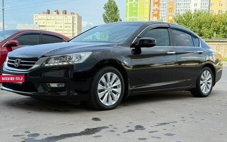 Honda Accord IX рестайлинг, 2013 год, 1 720 000 рублей, 4 фотография