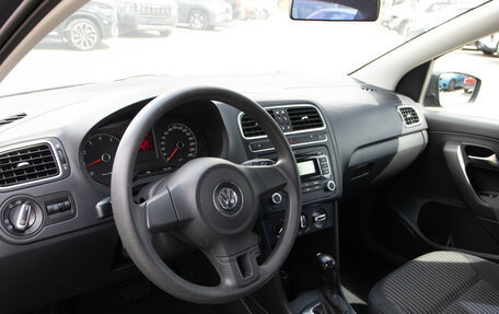 Volkswagen Polo VI (EU Market), 2011 год, 758 000 рублей, 11 фотография