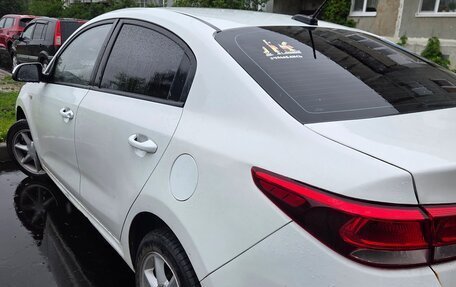 KIA Rio IV, 2018 год, 1 100 000 рублей, 2 фотография