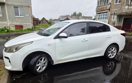 KIA Rio IV, 2018 год, 1 100 000 рублей, 3 фотография