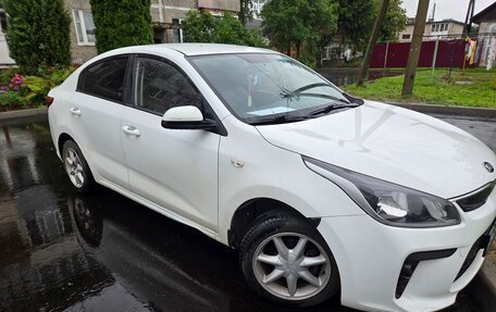KIA Rio IV, 2018 год, 1 100 000 рублей, 5 фотография