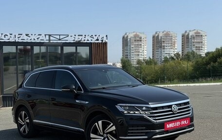 Volkswagen Touareg III, 2019 год, 3 750 000 рублей, 3 фотография