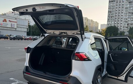 Toyota RAV4, 2021 год, 3 500 000 рублей, 8 фотография
