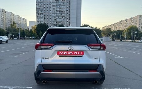 Toyota RAV4, 2021 год, 3 500 000 рублей, 5 фотография