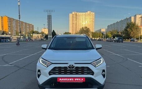 Toyota RAV4, 2021 год, 3 500 000 рублей, 3 фотография