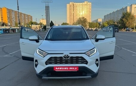 Toyota RAV4, 2021 год, 3 500 000 рублей, 2 фотография