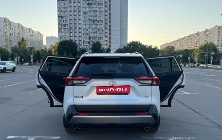 Toyota RAV4, 2021 год, 3 500 000 рублей, 6 фотография