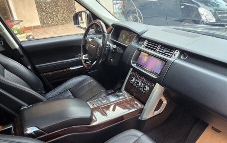 Land Rover Range Rover IV рестайлинг, 2017 год, 4 290 000 рублей, 10 фотография
