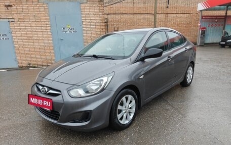 Hyundai Solaris II рестайлинг, 2011 год, 550 000 рублей, 3 фотография