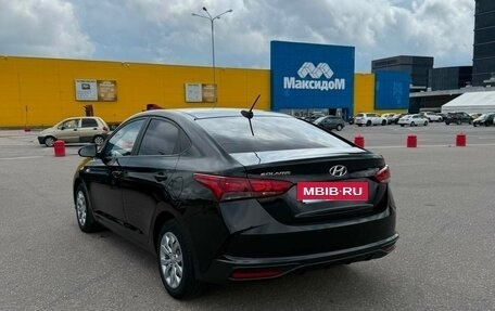 Hyundai Solaris II рестайлинг, 2021 год, 1 590 000 рублей, 5 фотография