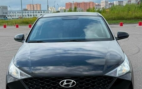 Hyundai Solaris II рестайлинг, 2021 год, 1 590 000 рублей, 13 фотография