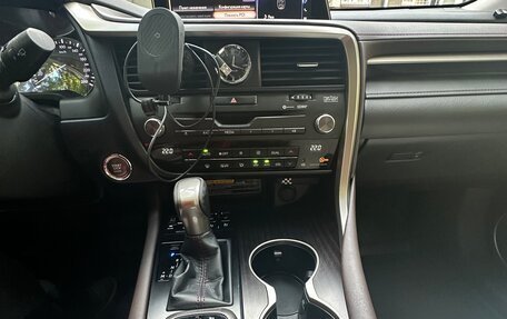 Lexus RX IV рестайлинг, 2018 год, 4 300 000 рублей, 7 фотография