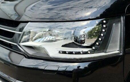Volkswagen Multivan T5, 2014 год, 2 490 000 рублей, 10 фотография