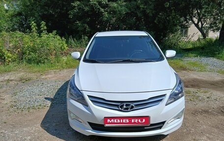 Hyundai Solaris II рестайлинг, 2016 год, 825 000 рублей, 1 фотография