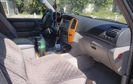 Toyota Land Cruiser 100 рестайлинг 2, 2003 год, 1 600 000 рублей, 8 фотография