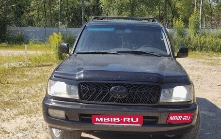 Toyota Land Cruiser 100 рестайлинг 2, 2003 год, 1 600 000 рублей, 2 фотография