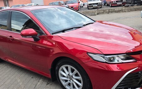 Toyota Camry, 2021 год, 2 790 000 рублей, 3 фотография