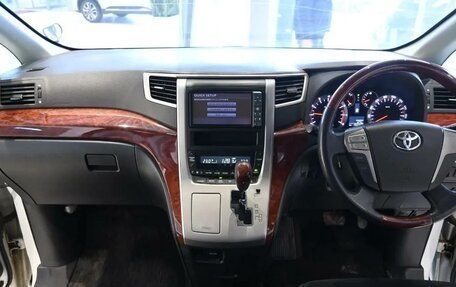 Toyota Vellfire I, 2010 год, 2 050 000 рублей, 7 фотография