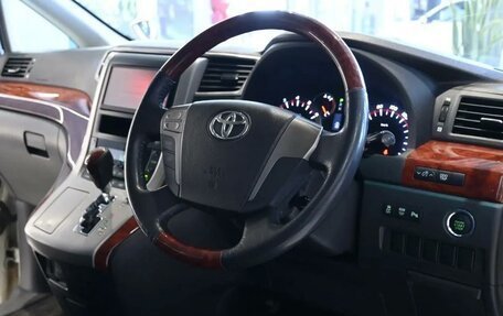 Toyota Vellfire I, 2010 год, 2 050 000 рублей, 6 фотография