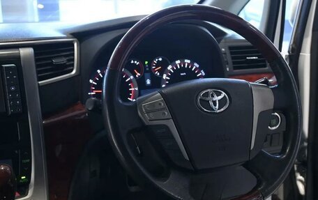 Toyota Vellfire I, 2010 год, 2 050 000 рублей, 8 фотография