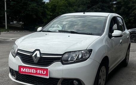 Renault Sandero II рестайлинг, 2017 год, 865 000 рублей, 1 фотография