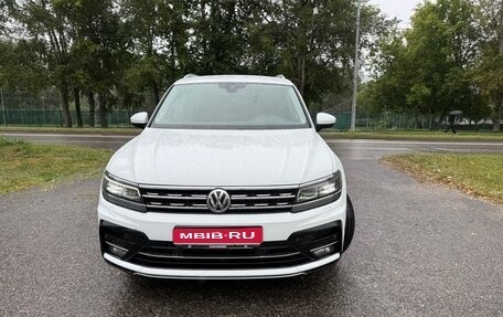 Volkswagen Tiguan II, 2019 год, 3 750 000 рублей, 1 фотография