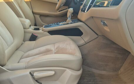 Porsche Macan I рестайлинг, 2014 год, 1 999 000 рублей, 23 фотография