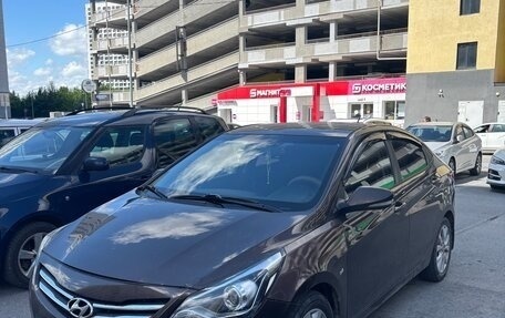 Hyundai Solaris II рестайлинг, 2015 год, 600 000 рублей, 3 фотография