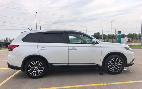 Mitsubishi Outlander III рестайлинг 3, 2015 год, 1 530 000 рублей, 7 фотография